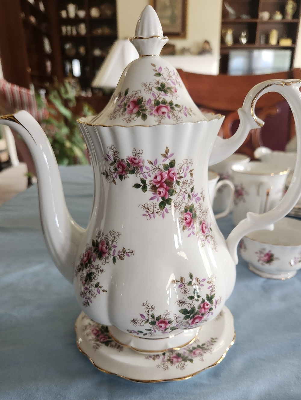 Beautiful Royal Albert Lavender Rose Coffeepot With Lid & Stand.Mint! England!